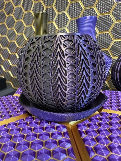 3D Pflanzenkübel Moderner Designer-Pflanzentopf, Farbe: Gold-Lila-Schwarz