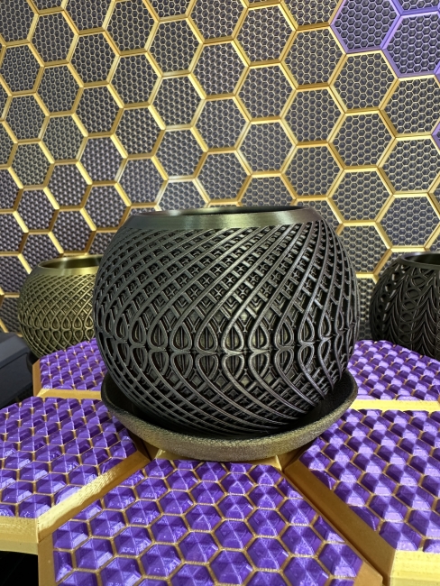 3D Pflanzenkübel Moderner Designer-Pflanzentopf, Farbe: Gold-Lila-Schwarz