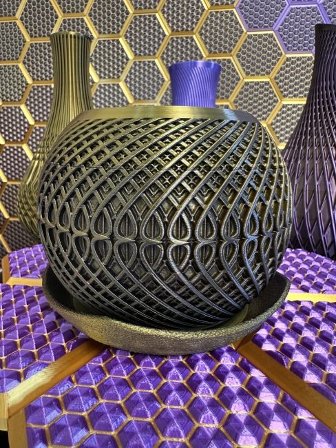 3D Pflanzenkübel Moderner Designer-Pflanzentopf, Farbe: Gold-Schwarz
