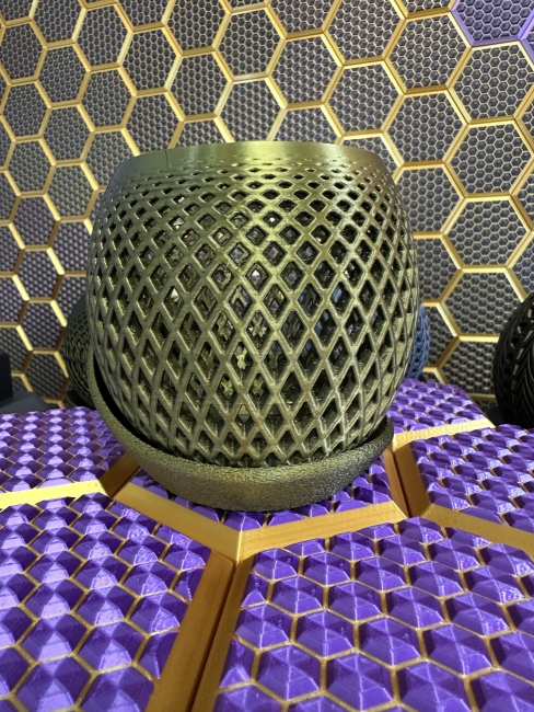 3D Blumentopf Moderner Designer-Pflanzentopf, Farbe: Gold-Schwarz
