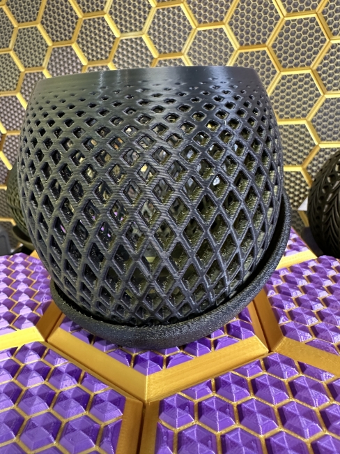 3D Blumentopf Moderner Designer-Pflanzentopf, Farbe: Gold-Schwarz