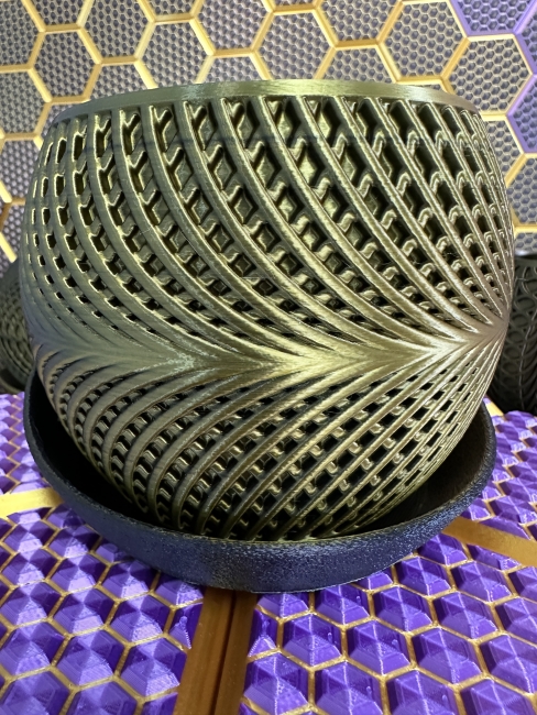 3D Blumentopf Moderner Designer-Pflanzentopf, Farbe: Gold-Schwarz