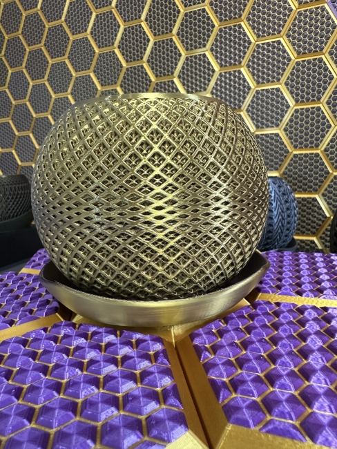 3D Blumentopf Moderner Designer-Pflanzentopf, Farbe: Seide Gold-Lila-Schwarz