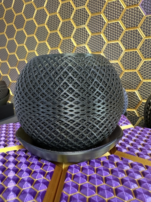 3D Blumentopf Moderner Designer-Pflanzentopf, Farbe: Seide Gold-Schwarz