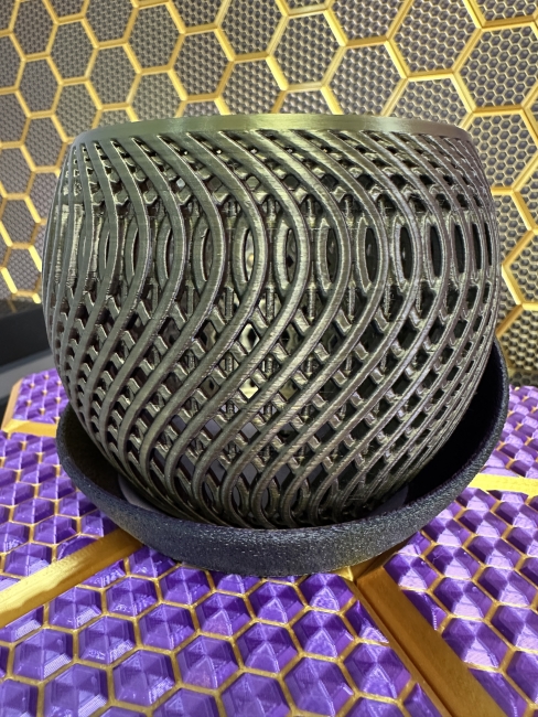 3D Blumentopf Moderner Designer-Pflanztopf, Blumenkübel, Farbe: Gold-Lila-Schwarz