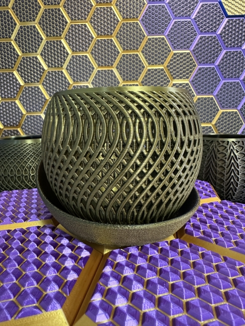 3D Blumentopf Moderner Designer-Pflanztopf, Blumenkübel, Farbe: Gold-Schwarz