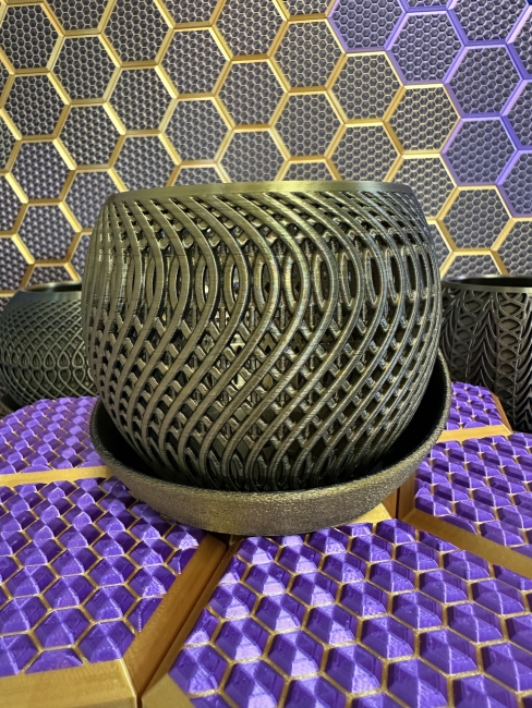 3D Blumentopf Moderner Designer-Pflanztopf, Blumenkübel, Farbe: Gold-Schwarz