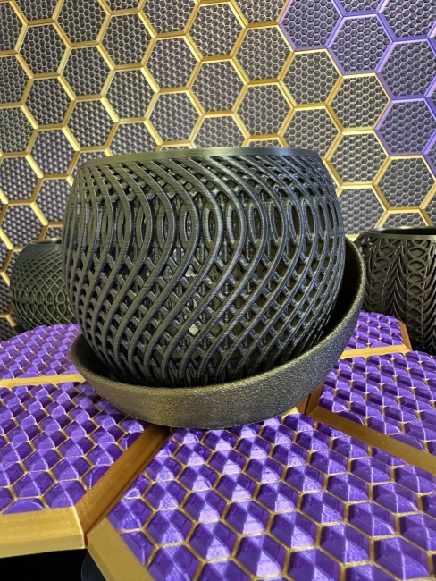 3D Blumentopf Moderner Designer-Pflanztopf, Blumenkübel, Farbe: Gold-Schwarz
