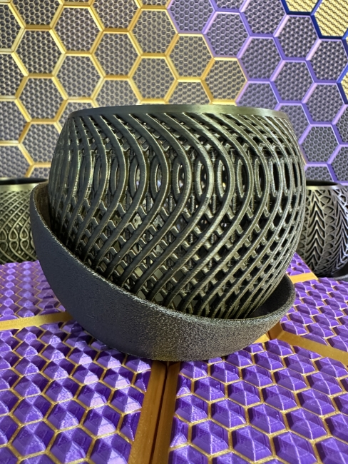 3D Blumentopf Moderner Designer-Pflanztopf, Blumenkübel, Farbe: Gold-Schwarz