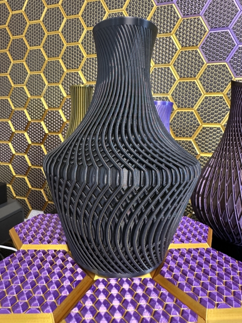 Big Vase, 3D Deko & Design, Farbe: Gold-Schwarz