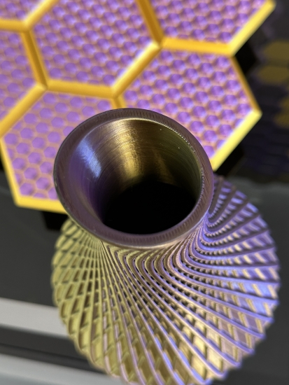 Vase 3D Deko & Design, Farbe: Gold-Lila-Schwarz