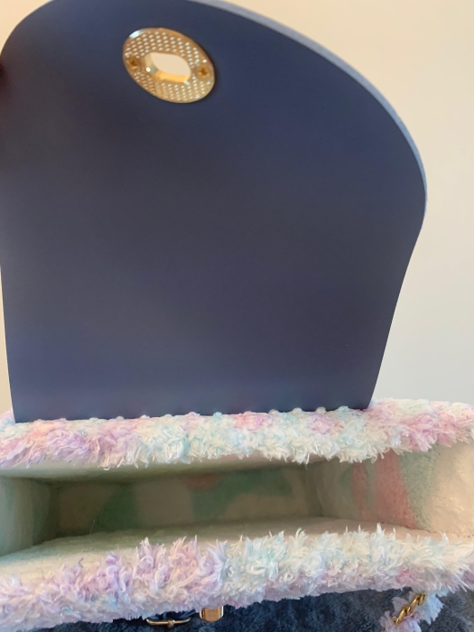 Einzigartige Handtasche – Handarbeit aus Wolle & Kunststoff-Leinwand – Unikat