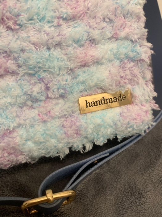 Einzigartige Handtasche – Handarbeit aus Wolle & Kunststoff-Leinwand – Unikat