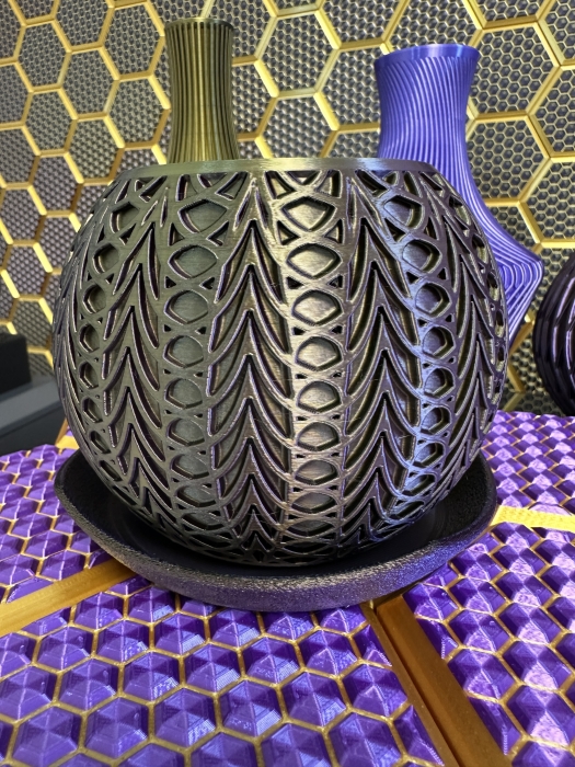3D Pflanzenkübel Moderner Designer-Pflanzentopf, Farbe: Gold-Lila-Schwarz