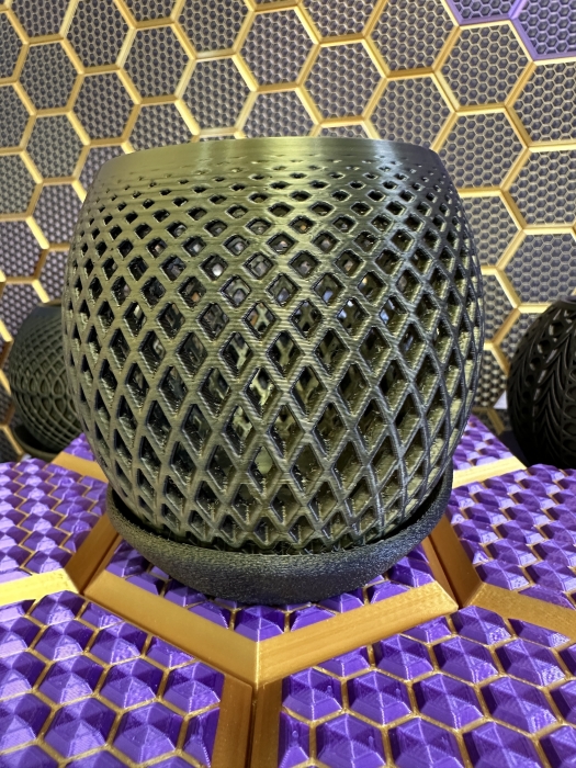 3D Blumentopf Moderner Designer-Pflanzentopf, Farbe: Gold-Schwarz