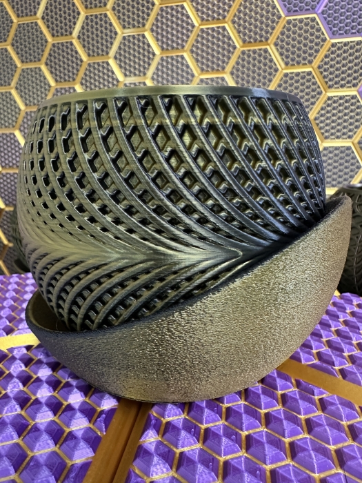 3D Blumentopf Moderner Designer-Pflanzentopf, Farbe: Gold-Schwarz