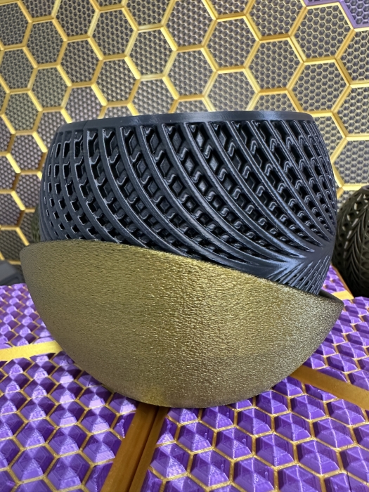 3D Blumentopf Moderner Designer-Pflanzentopf, Farbe: Gold-Schwarz