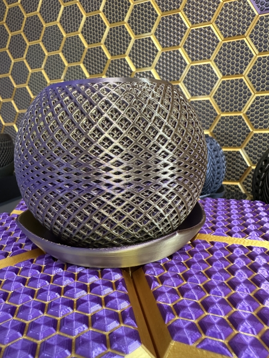 3D Blumentopf Moderner Designer-Pflanzentopf, Farbe: Seide Gold-Lila-Schwarz