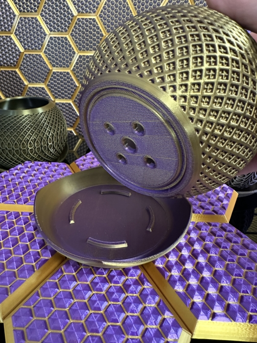 3D Blumentopf Moderner Designer-Pflanzentopf, Farbe: Seide Gold-Lila-Schwarz