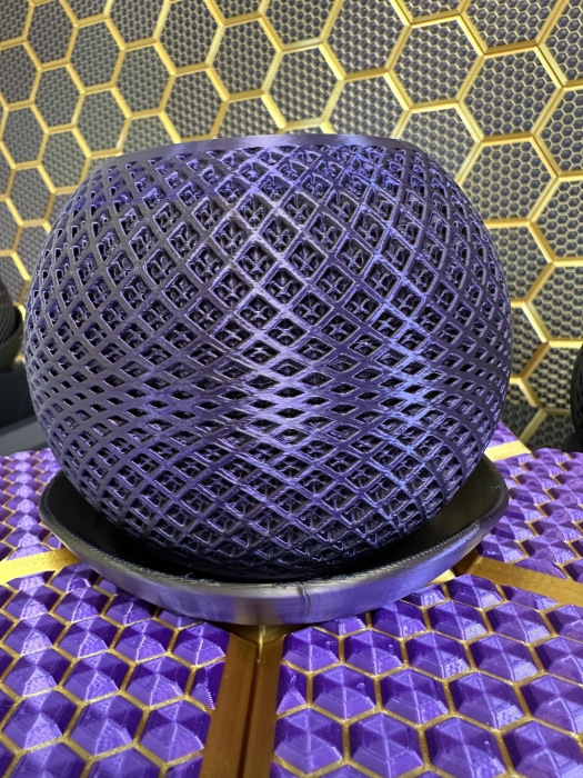 3D Blumentopf Moderner Designer-Pflanzentopf, Farbe: Seide Gold-Schwarz