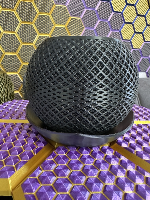 3D Blumentopf Moderner Designer-Pflanzentopf, Farbe: Seide Gold-Schwarz