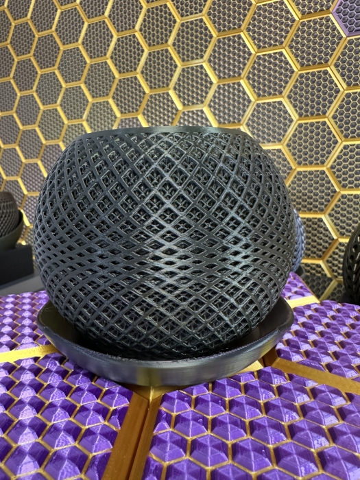 3D Blumentopf Moderner Designer-Pflanzentopf, Farbe: Seide Gold-Schwarz