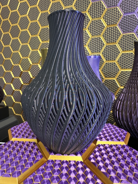 Big Vase, 3D Deko & Design, Farbe: Gold-Lila-Schwarz
